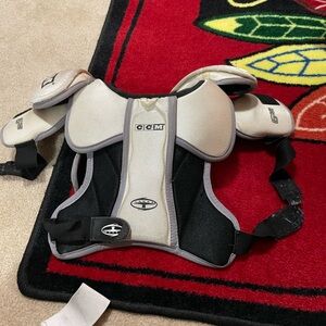 Kids hockey pads